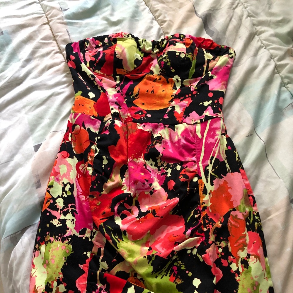 Forever 21 XS strapless short dress